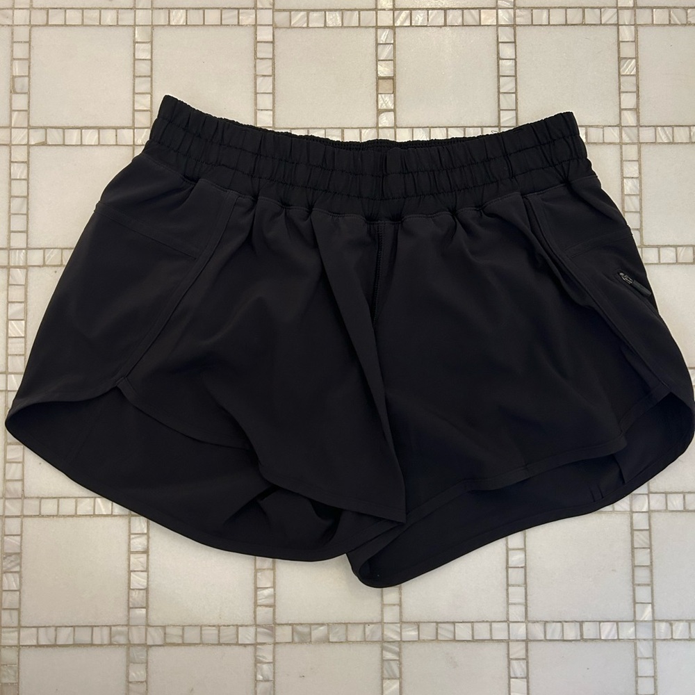 Lululemon Hotty Hot High-Rise lined shorts